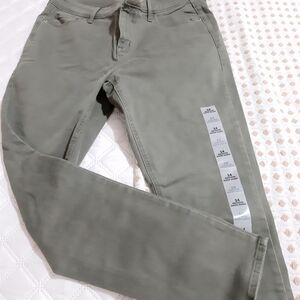 NEW  Rockstar super skinny jeans